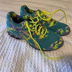 🎨 ASICS Women’s Gel-Noosa Running Shoes – Size 8 🎨